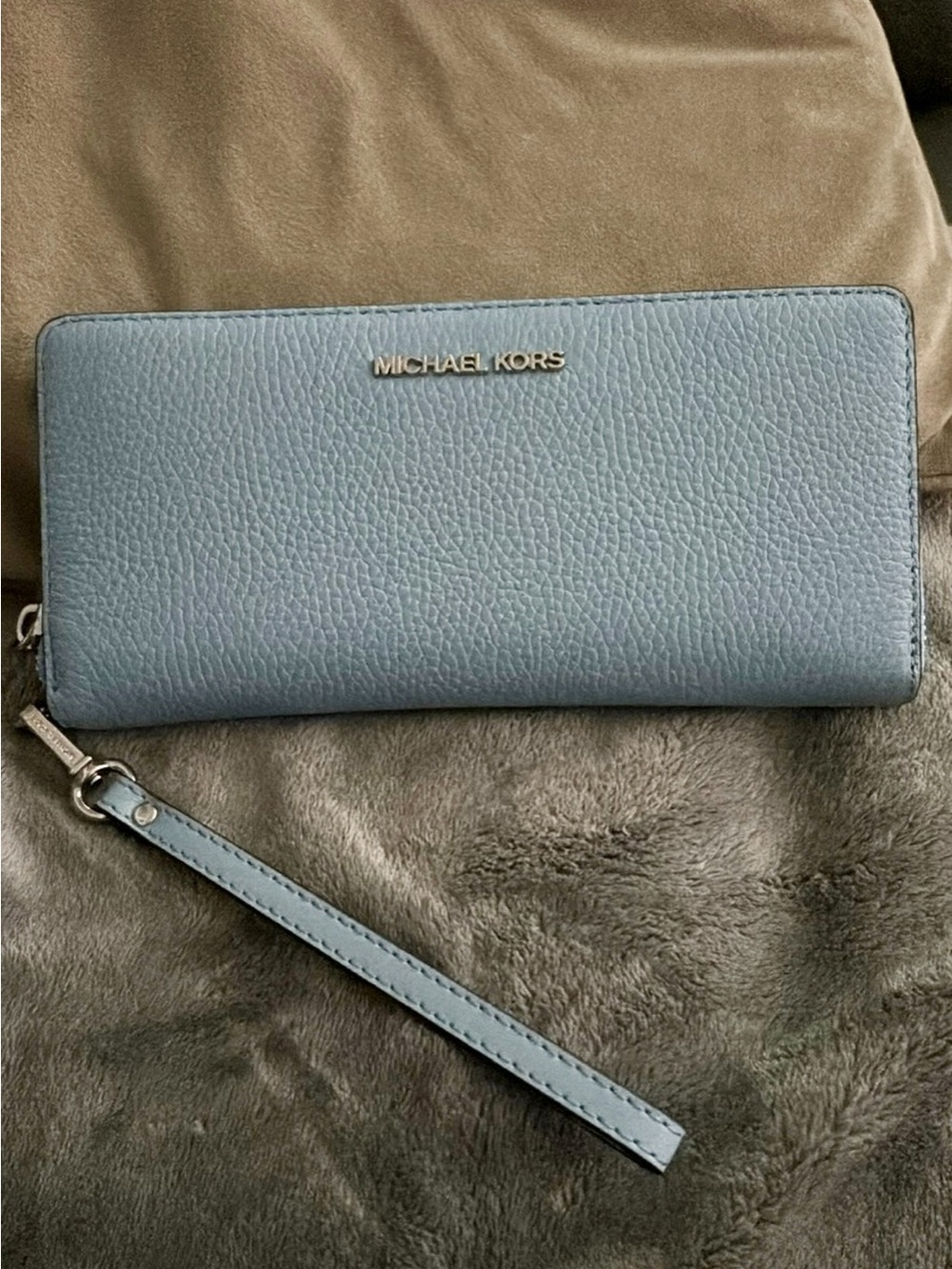 NWT Michael Kors Blue Leather Zip Wristlet Wallet 8.5" x 4" x 1"